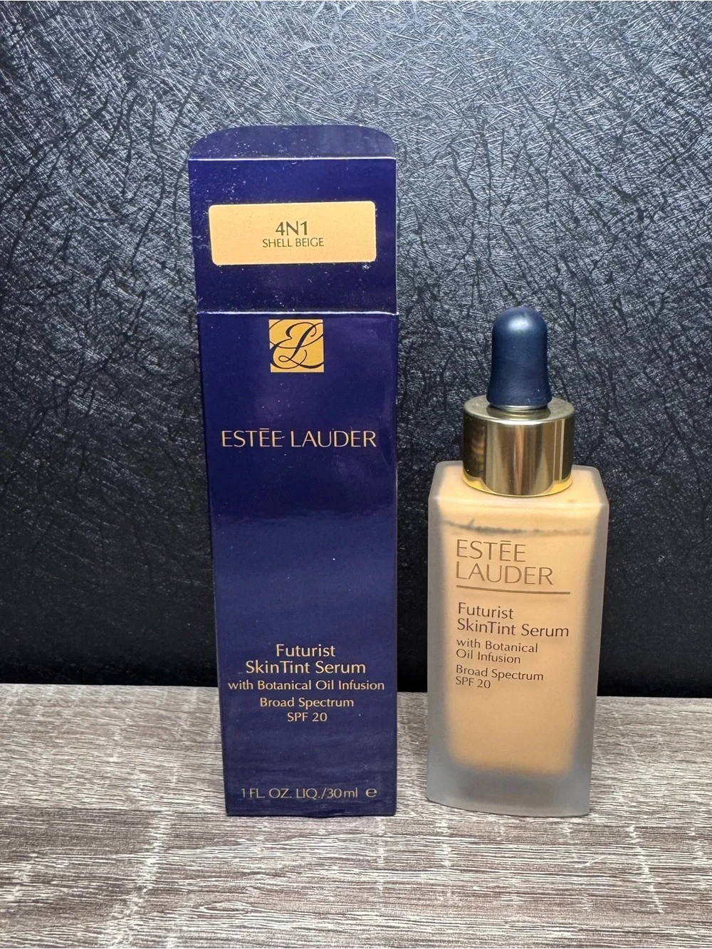 Estee Lauder Futurist SkinTint Serum Foundation SPF20 4N1 Shell Beige 30ml NIB